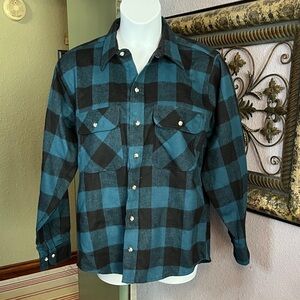 VTG Field & Stream Flannel Shirt in Blue and Black Plaid Sz L Men’s